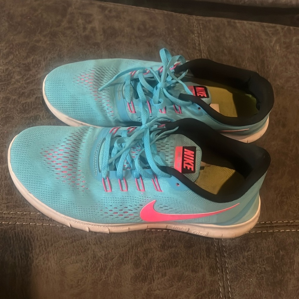 Nike free run shoes